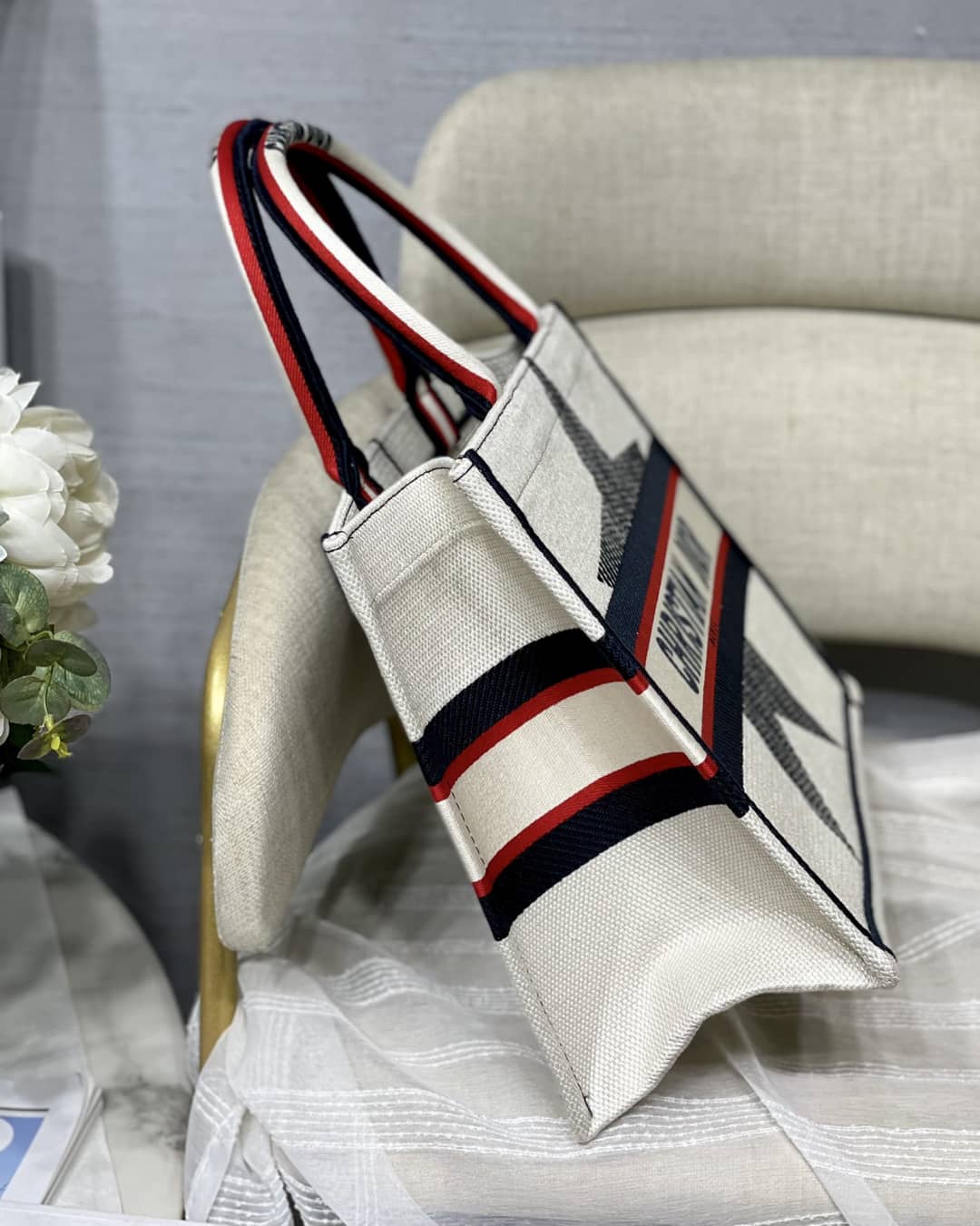 Best Replica Christian Dior CD Book Embroidery Replica Tote - Colareps
