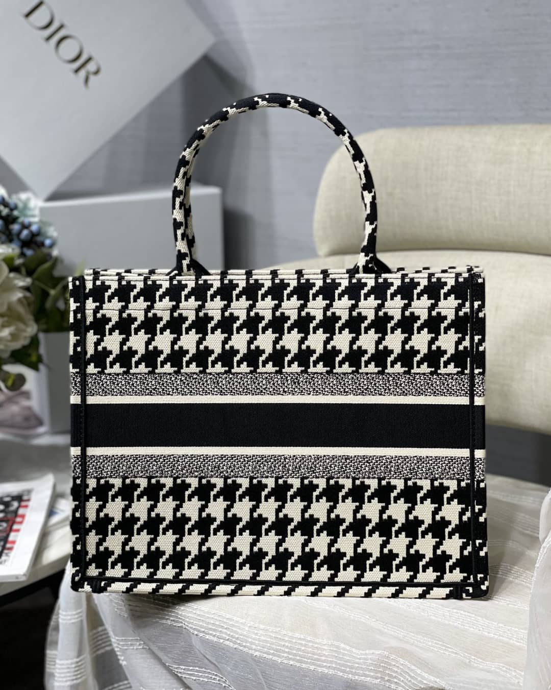Best Replica Christian Dior CD Book Embroidery Replica Tote - Colareps