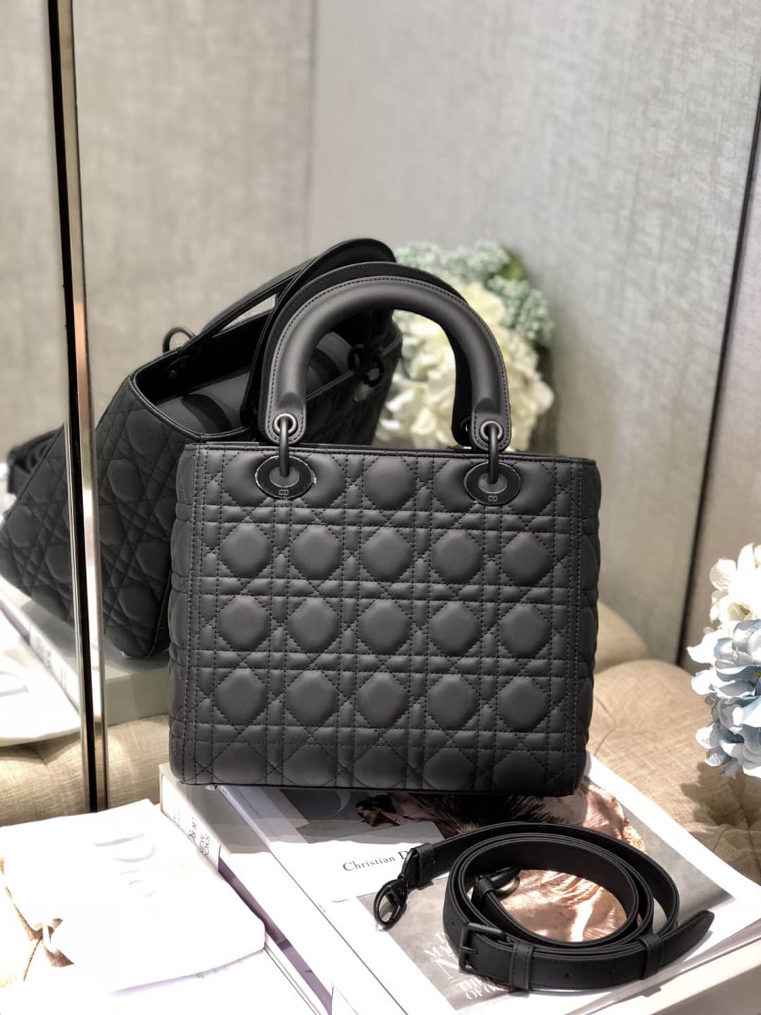 Best Replica Christian Dior Lady Dior 24CM Replica Bag - Colareps