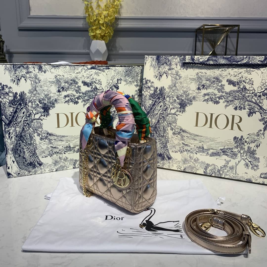 Best Replica Christian Dior Lady Dior 17CM Replica Bag - Colareps