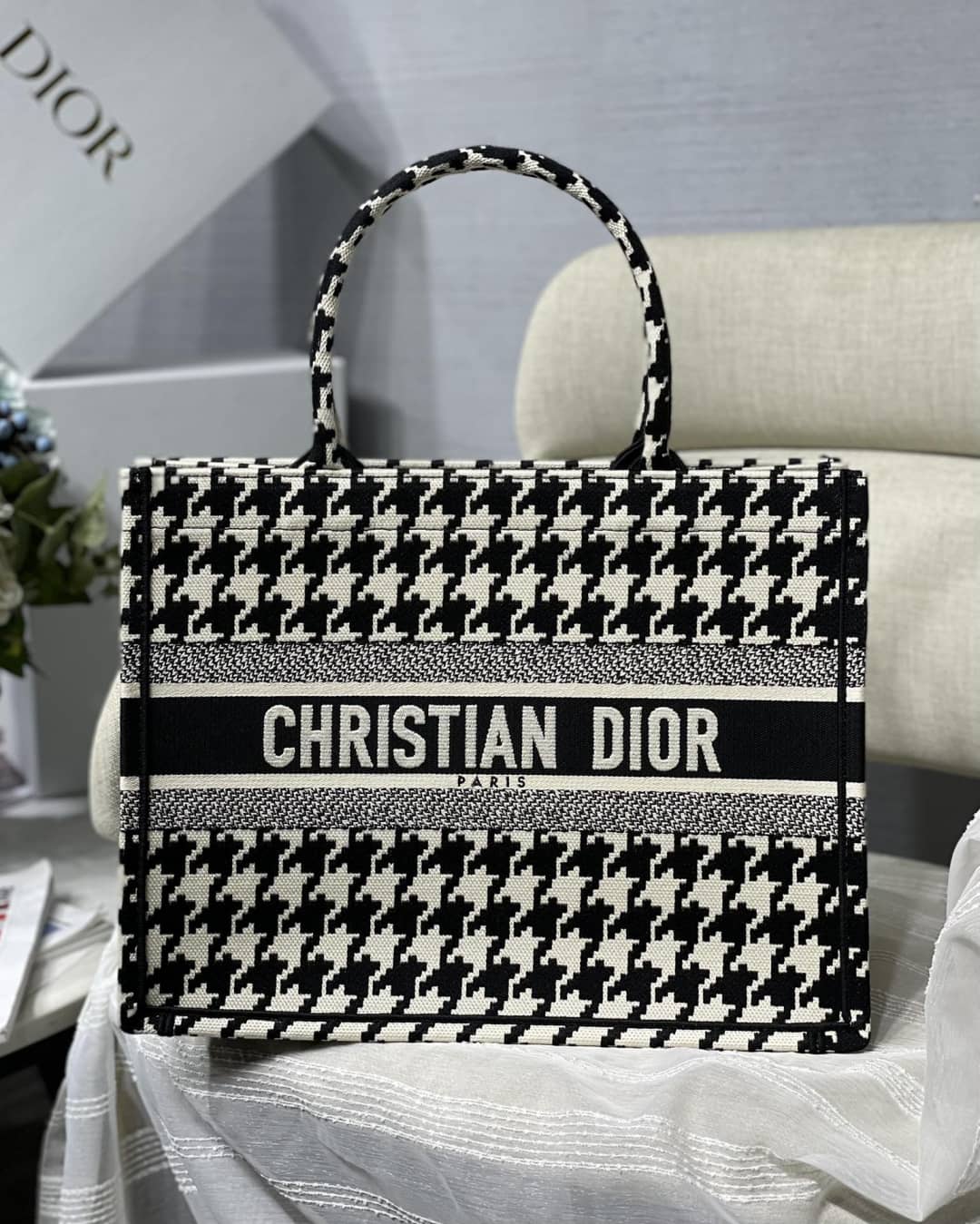 Best Replica Christian Dior CD Book Embroidery Replica Tote - Colareps