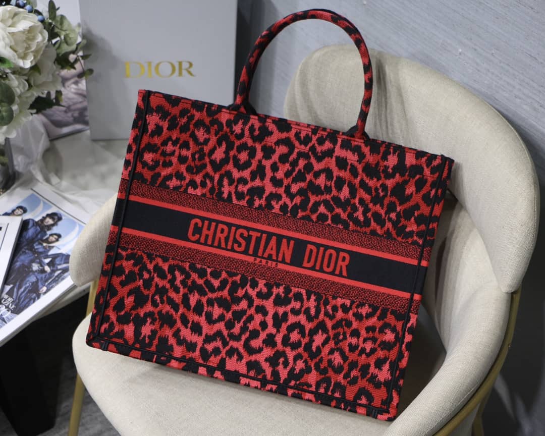 Best Replica Christian Dior CD Book Embroidery Replica Tote - Colareps