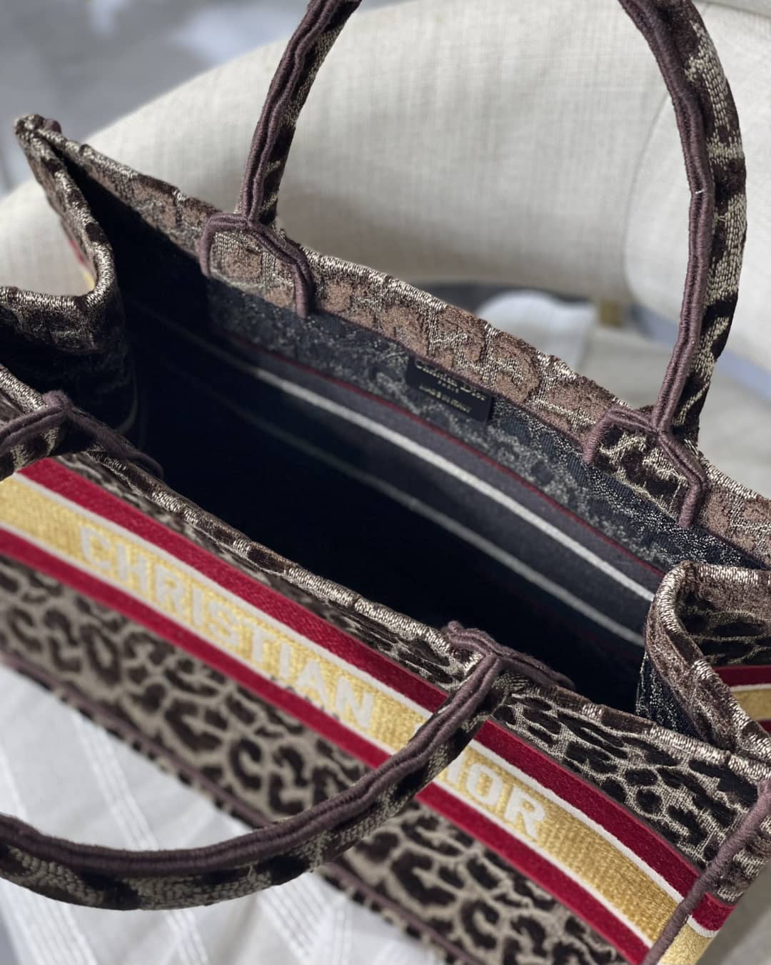 Best Replica Christian Dior CD Book Embroidery Replica Tote - Colareps