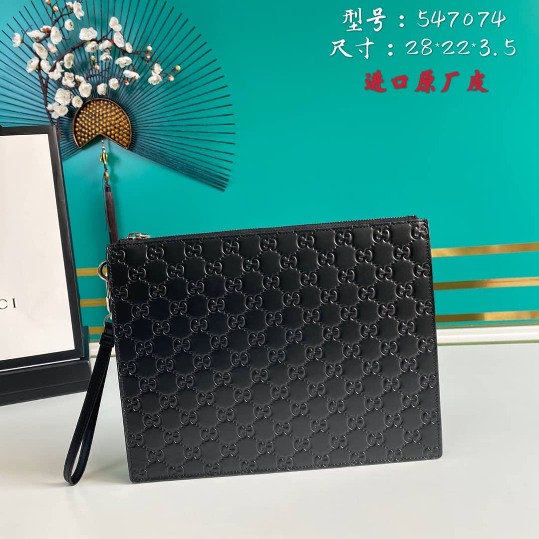 Best Replica Gucci Embossed Logo Calf Leather Black Pouch 547074 - Colareps