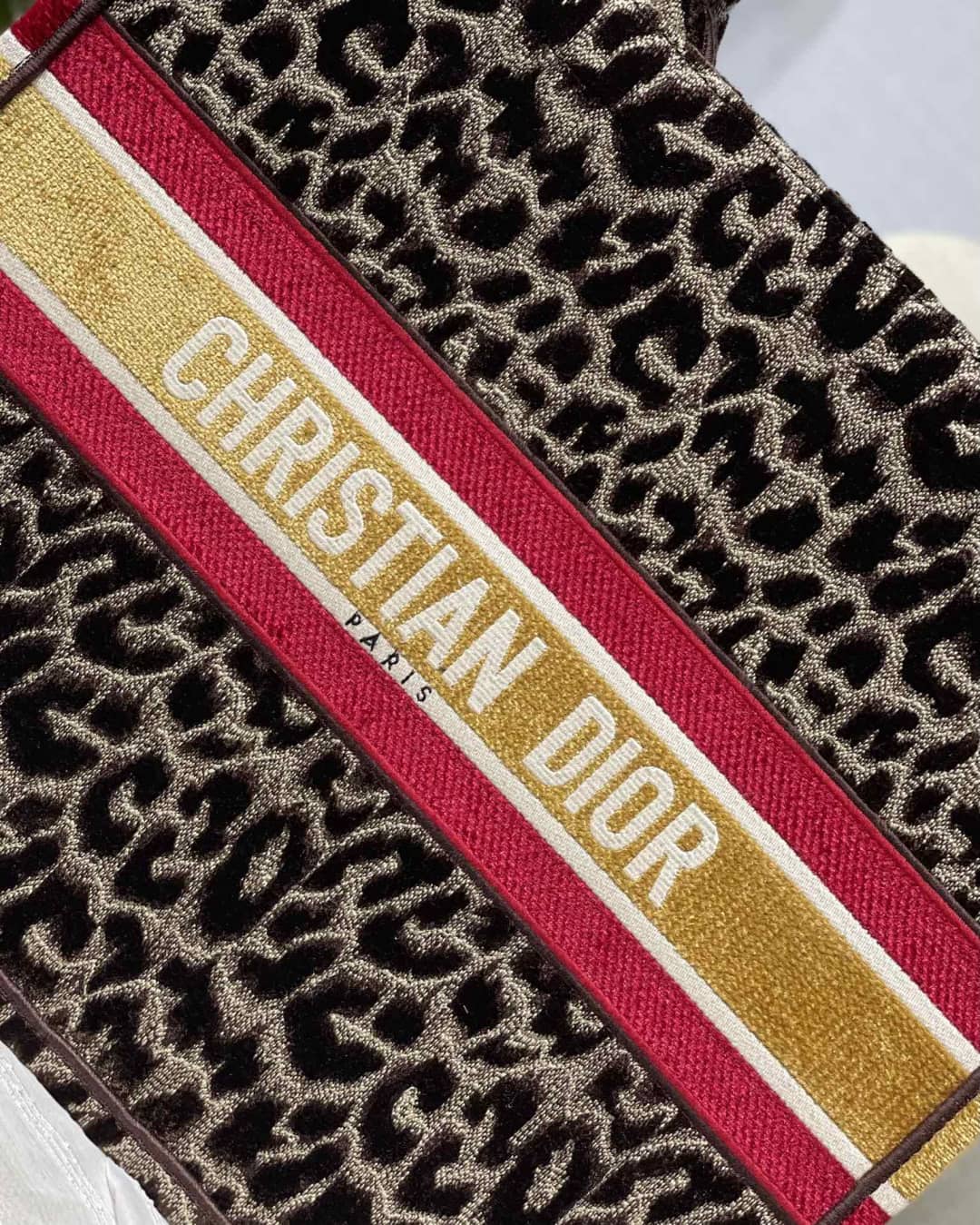 Best Replica Christian Dior CD Book Embroidery Replica Tote - Colareps