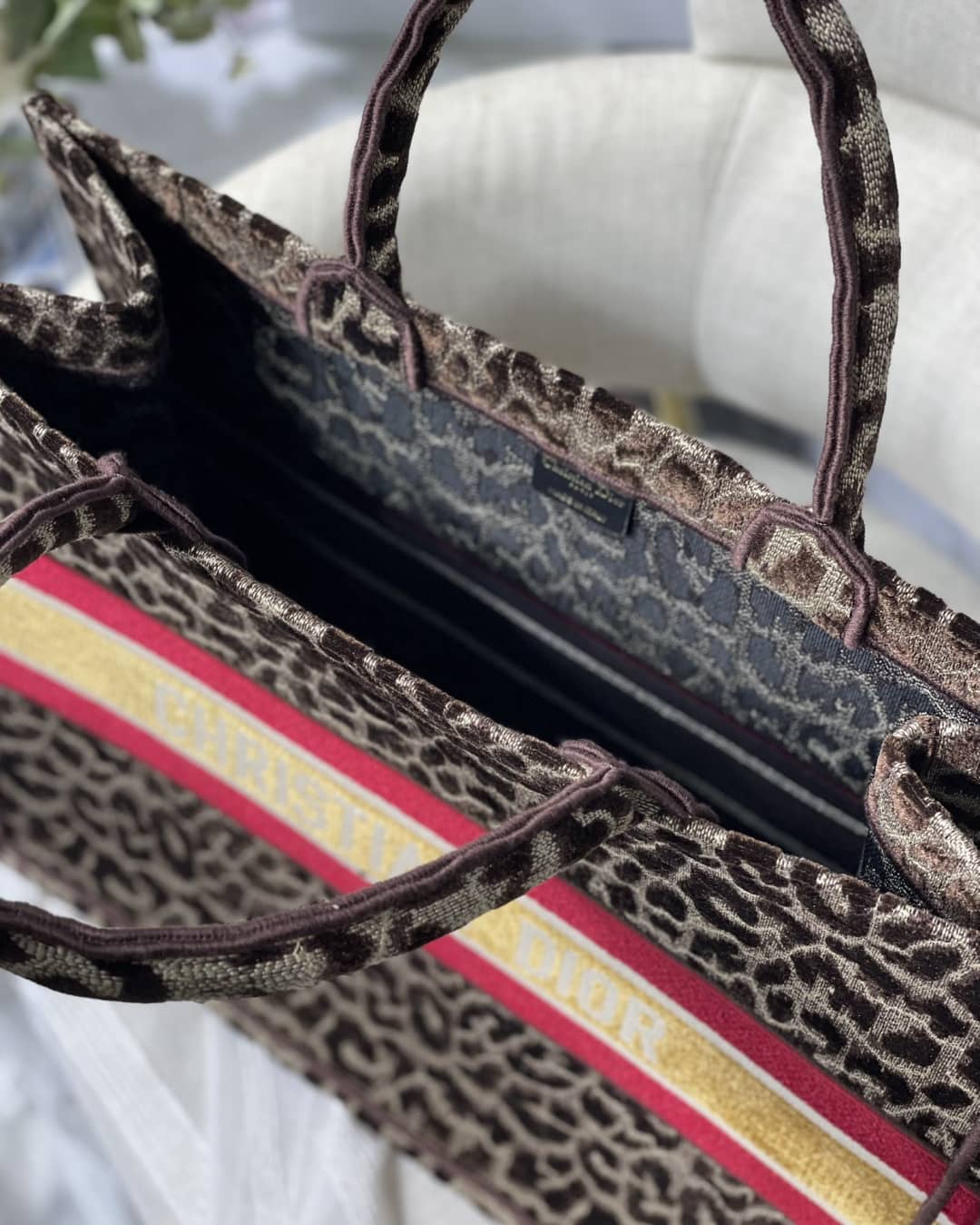 Best Replica Christian Dior CD Book Embroidery Replica Tote - Colareps