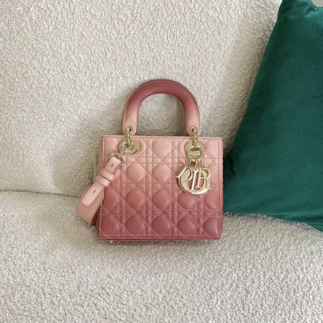 Best Replica Christian Dior Lady Dior 20CM Replica Bag - Colareps