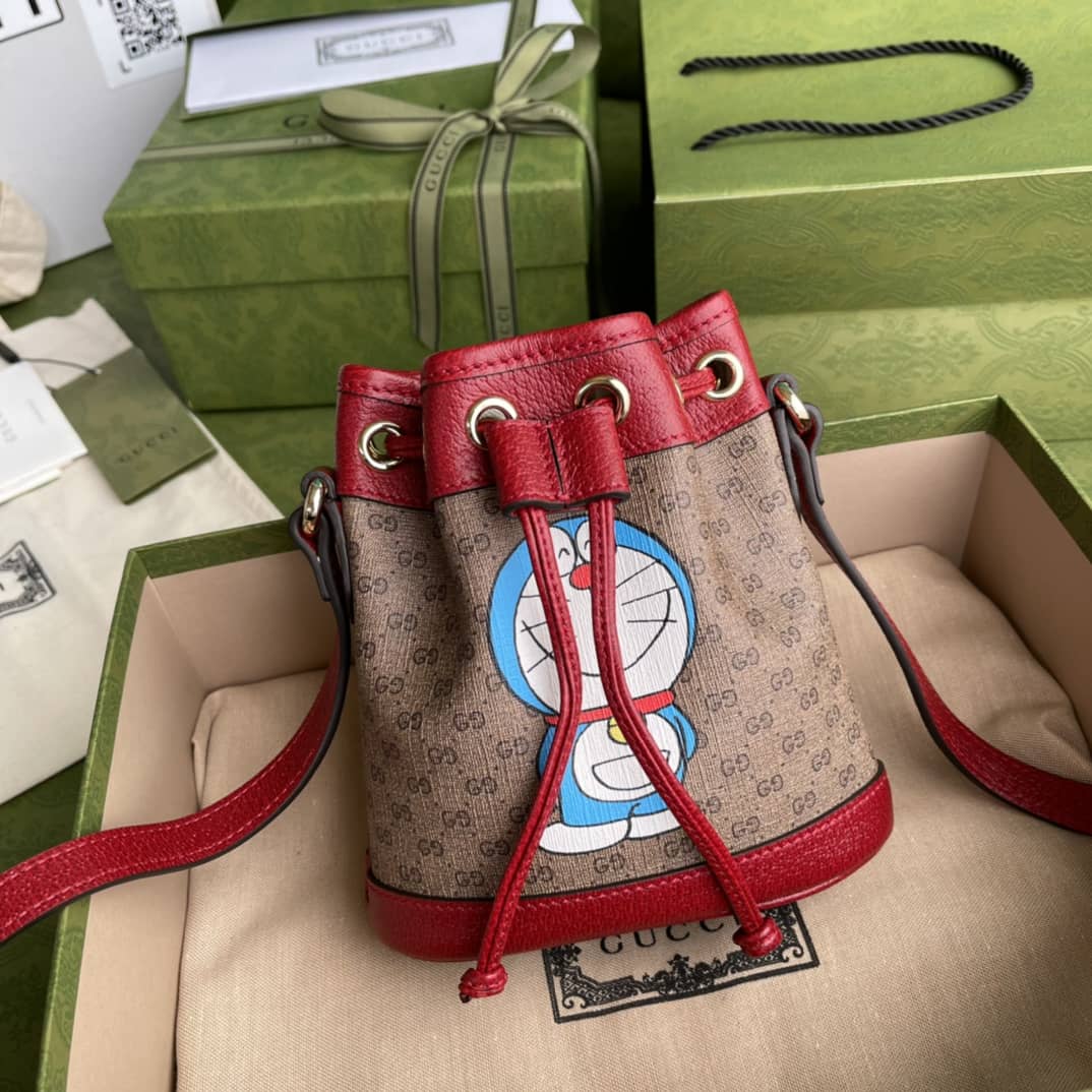 Best Replica Gucci Doraemon X Gucci Mini Bucket Bag Replica 647801 - Colareps