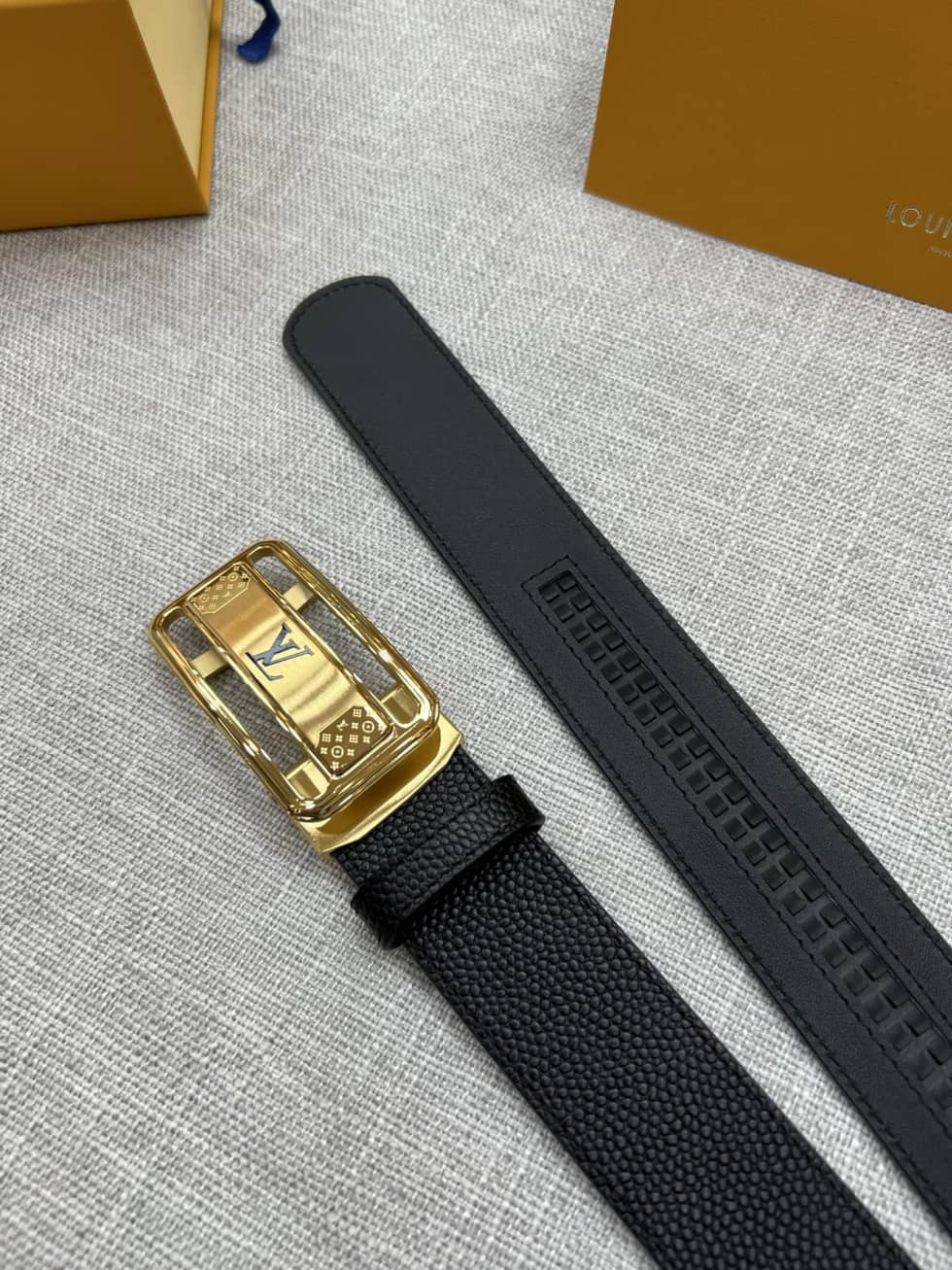Best Replica Replica Louis Vuitton Belt Logo 35mm - Colareps