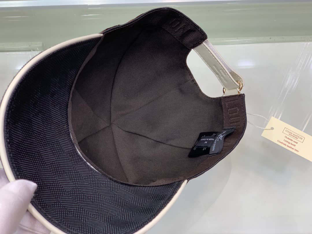 Best Replica Knockoff Louis Vuitton Logo Baseball Cap - Colareps
