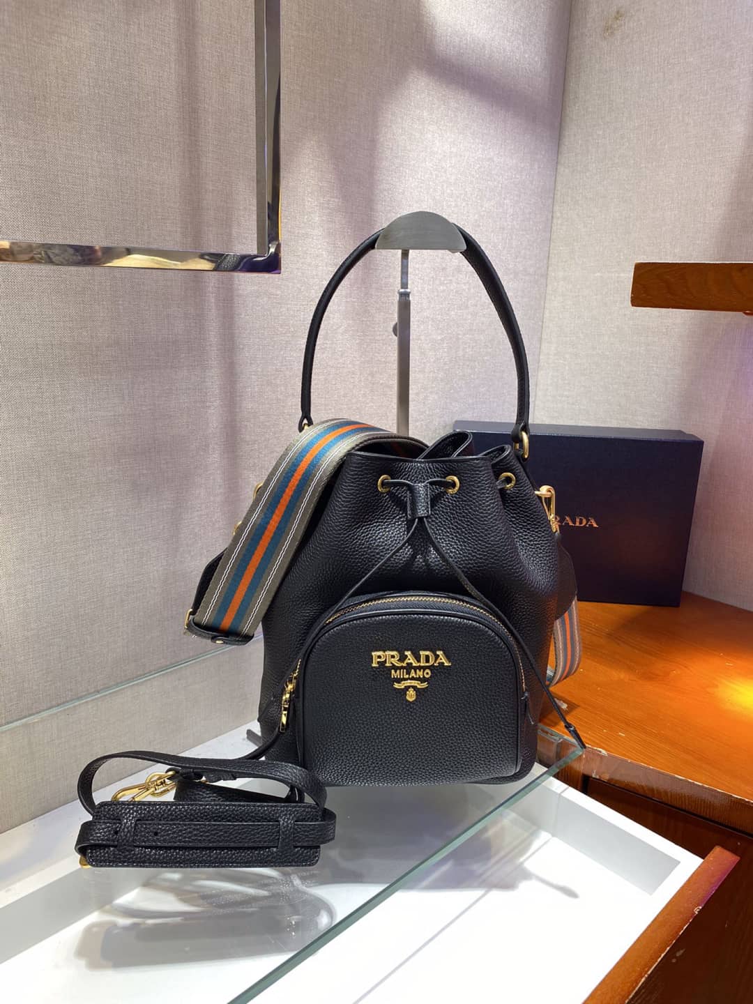 Best Replica Prada Leather Replica Bucket Bag - Colareps