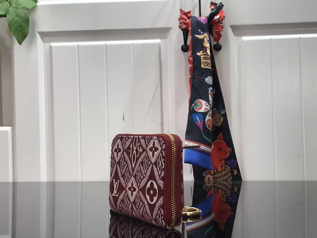 Best Replica Louis Vuitton Wallet Dupe Zippy Coin Christmas Holiday BoxM60067 - Colareps