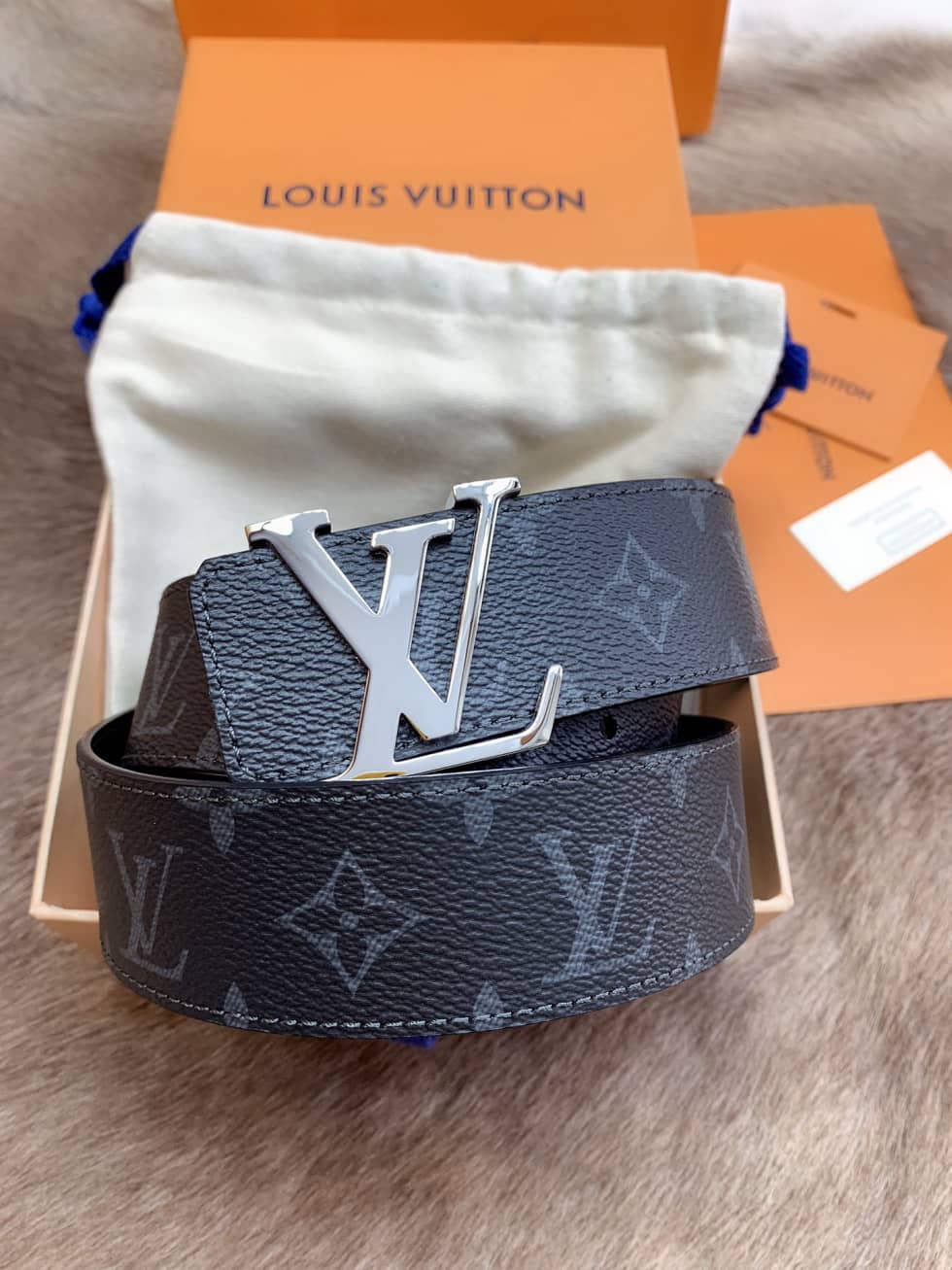 Best Replica Replica Louis Vuitton Belt Logo 40mm - Colareps