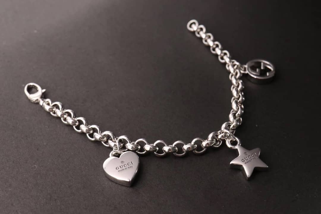 Best Replica Wholesale Gucci Logo Bracelet - Colareps