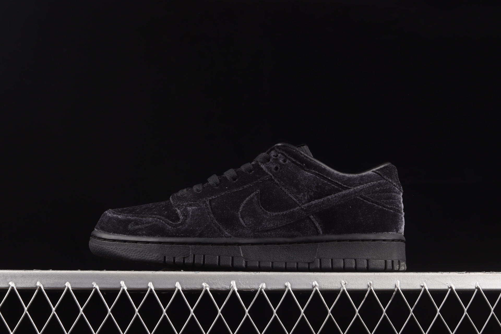 Best Replica Dover Street Market x Dunk Low  Black Velvet  DH2686-002 - Colareps