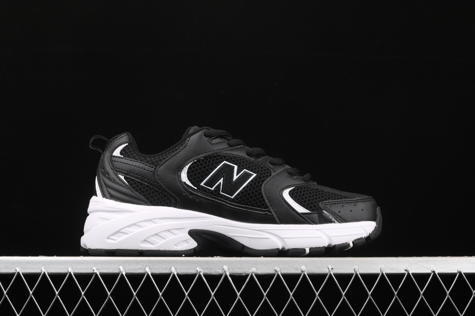 Best Replica 530v2 Retro  Black White  MR530SD - Colareps