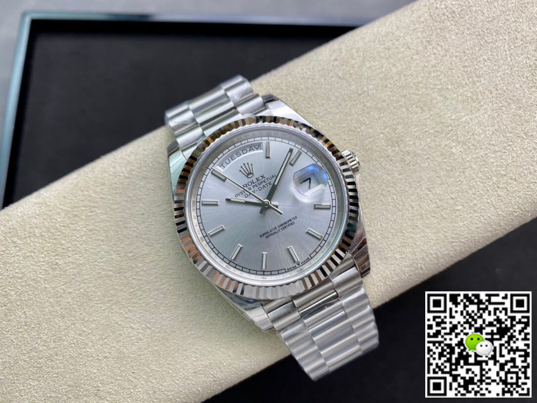 Best Replica Replica Rolex Day Date 40MM 1:1 Best Edition EW Factory Silver Dial - Colareps