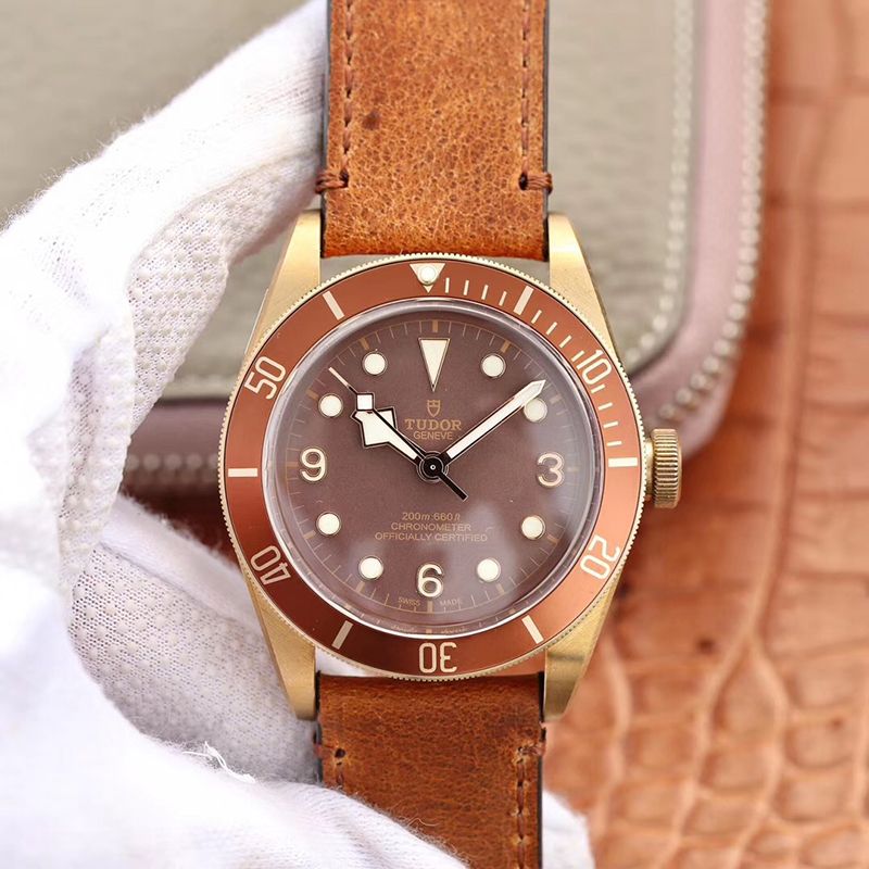 Best Replica TUDOR Replica Heritage Black Bay Bronze 79250B XF Factory 1:1 Best Edition Swiss ETA 2824 Brown Dial - Colareps