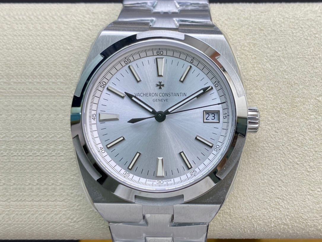 Best Replica Replica Vacheron Constantin Overseas 4500V/110A-B126 1:1 Best Edition 8F Factory Silvery White Dial - Colareps
