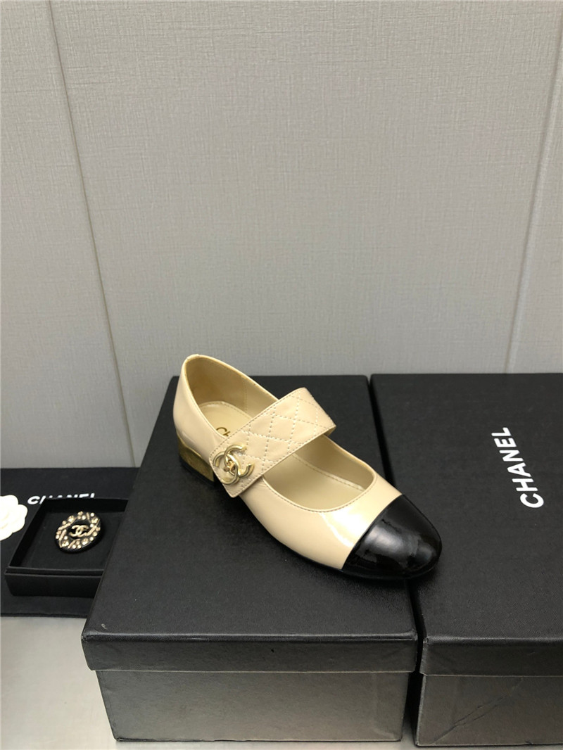 Best Replica Chanel classic color matching elements large logo shoes - Colareps
