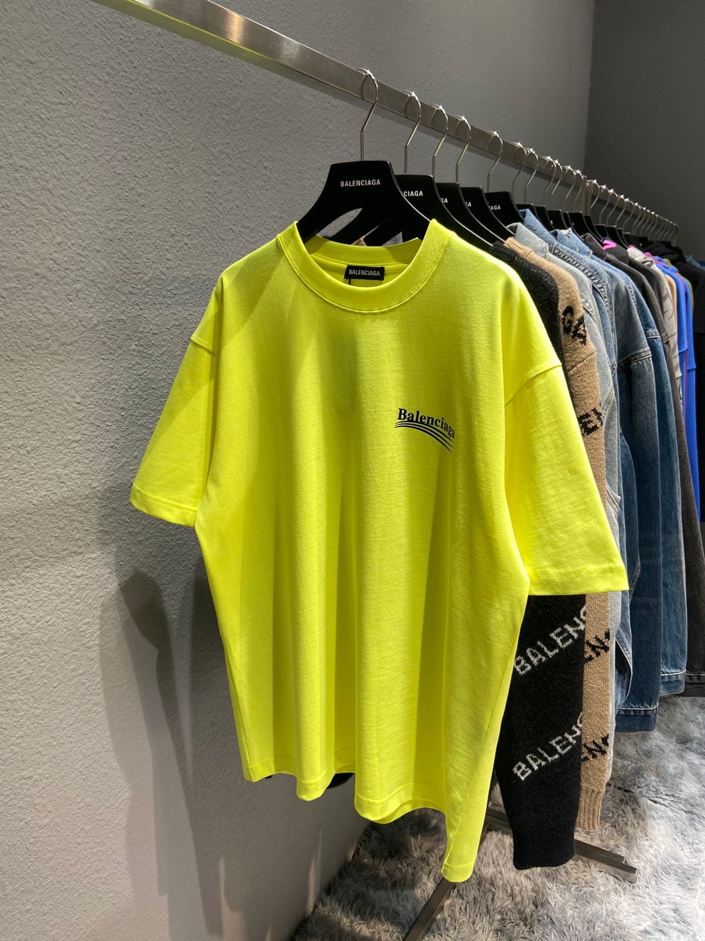 Best Replica Balenciaga T-shirt - Colareps