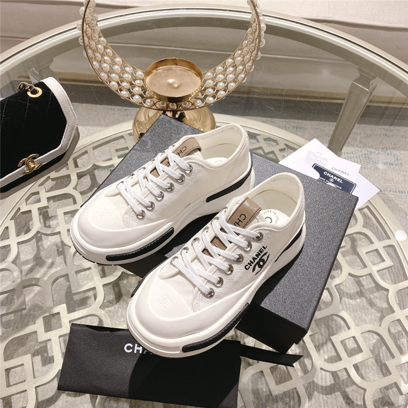 Best Replica Chanel early spring new canvas shoes - Colareps