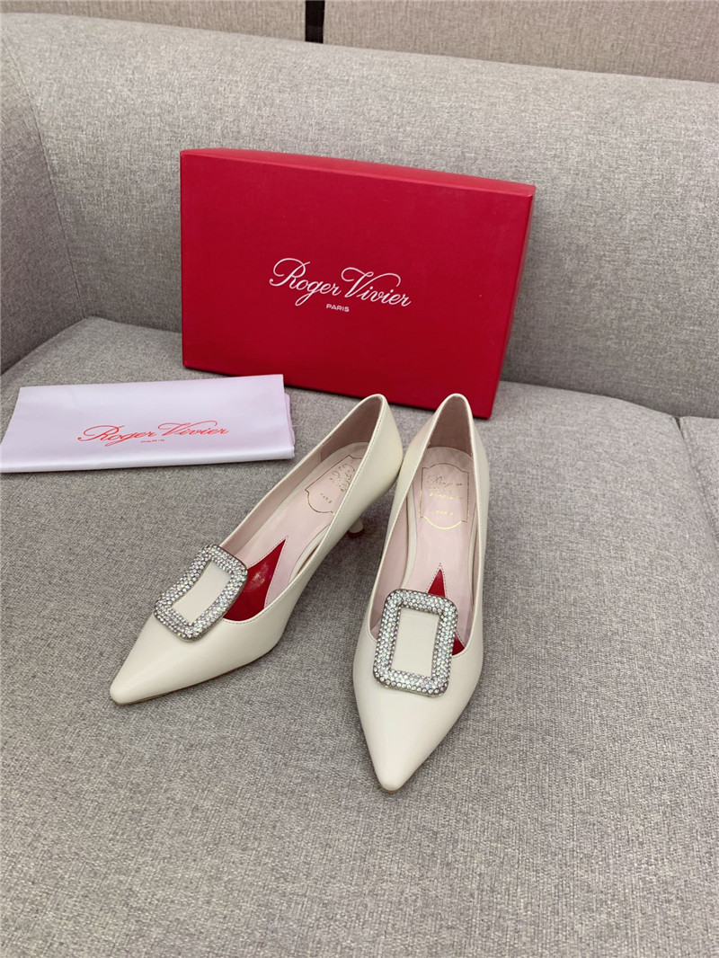 Best Replica Roger vivier classic diamond buckle silk pumps - Colareps