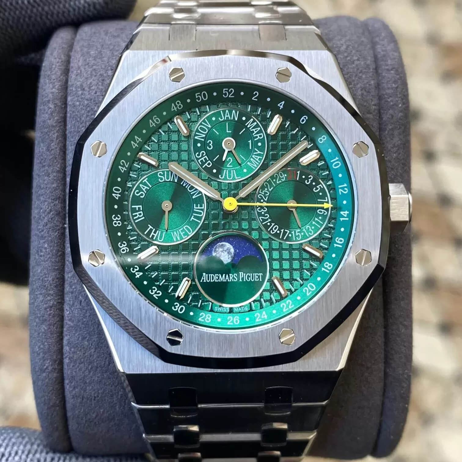 Best Replica Replica Audemars Piguet Royal Oak 26606ST.OO.1220ST.01 1:1 Best Edition APS Factory Green Dial - Colareps