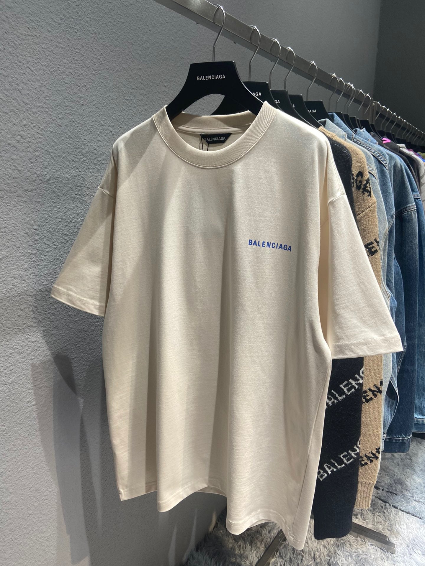 Best Replica Balenciaga T-shirt - Colareps