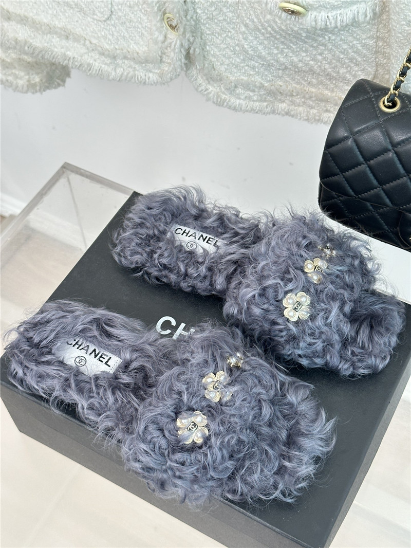 Best Replica Chanel new Mier pure wool double C four-leaf clover fur slippers - Colareps