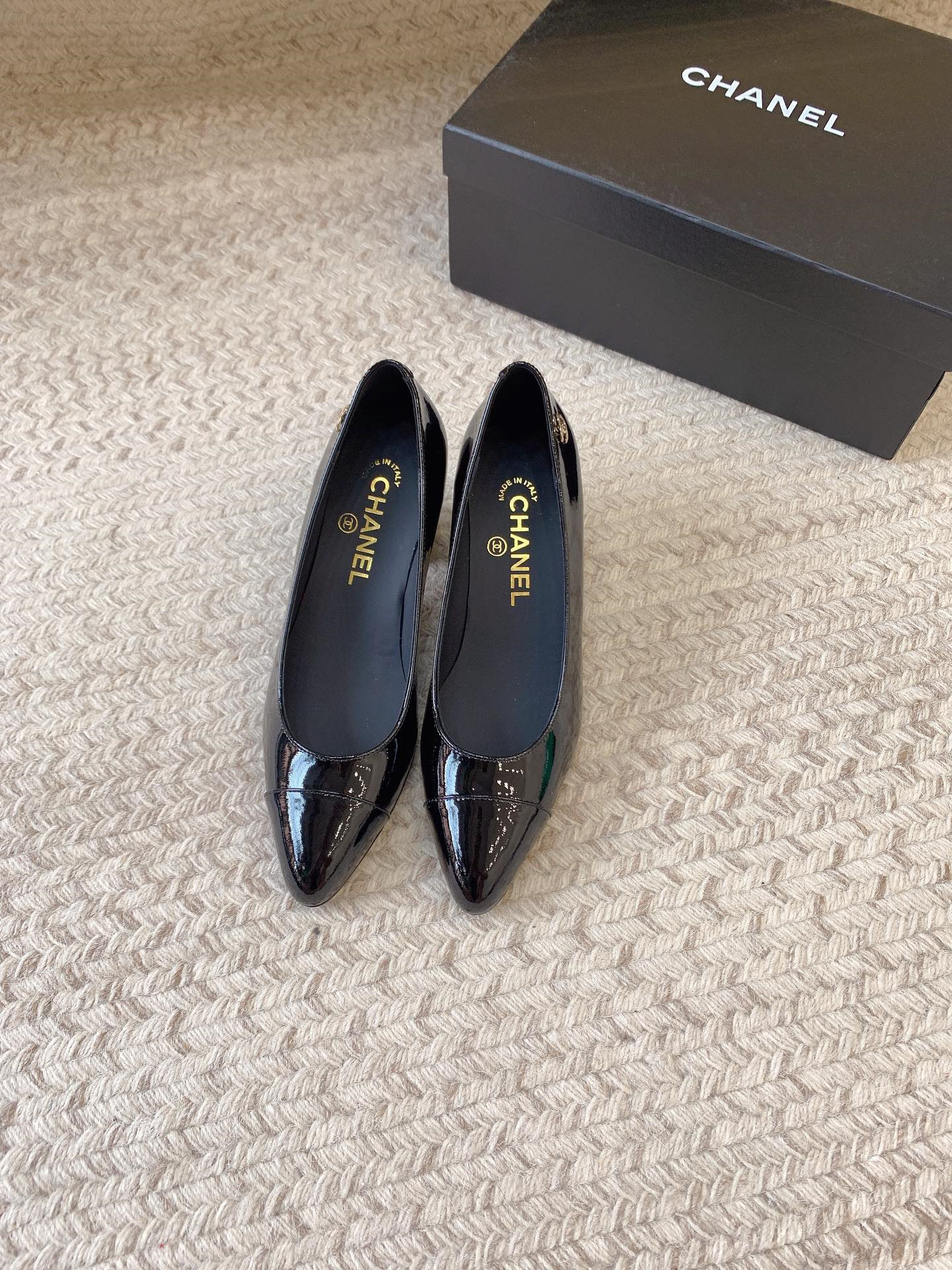 Best Replica Chanel new patent leather shoes - Colareps