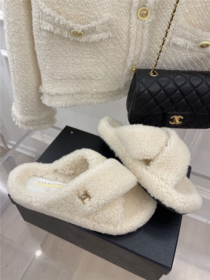 Best Replica chanel cc cross strap lambswool slippers - Colareps