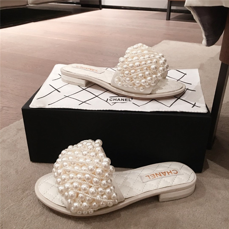 Best Replica Chanel Dupe Shoes sandals with pearls white - Colareps
