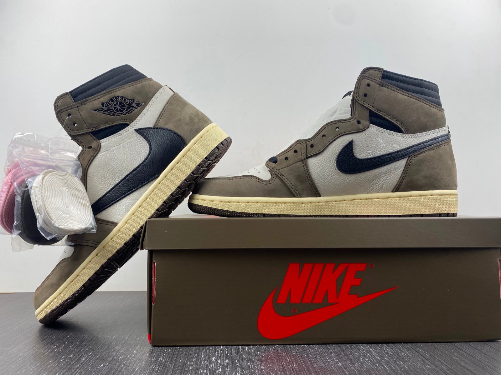 Best Replica Jordan 1 Retro High Travis Scott Mocha Extended size 14 - Colareps