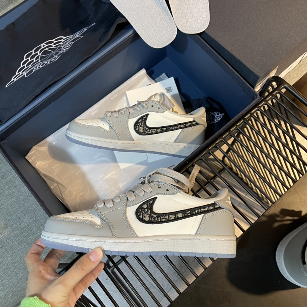 Best Replica JORDAN 1 RETRO LOW DIOR   DO094 - Colareps