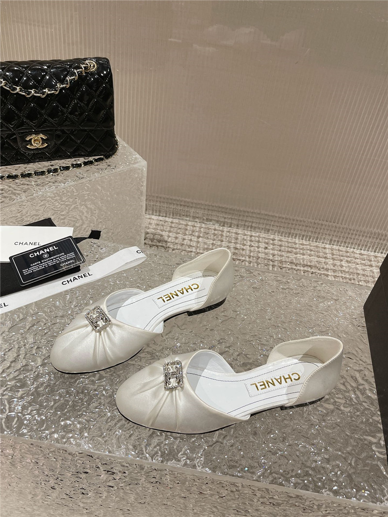 Best Replica Chanel explosion diamond buckle hollow sandals - Colareps