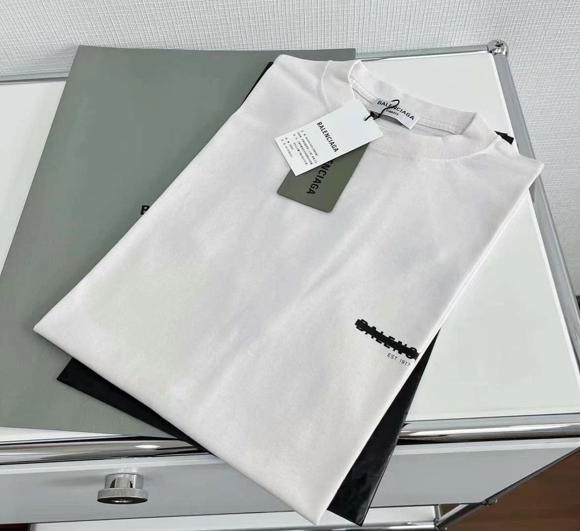 Best Replica Balenciaga T-shirt - Colareps