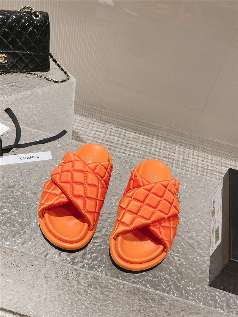 Best Replica Chanel Lingge Velcro Thick Bottom Bread Lazy Slippers - Colareps