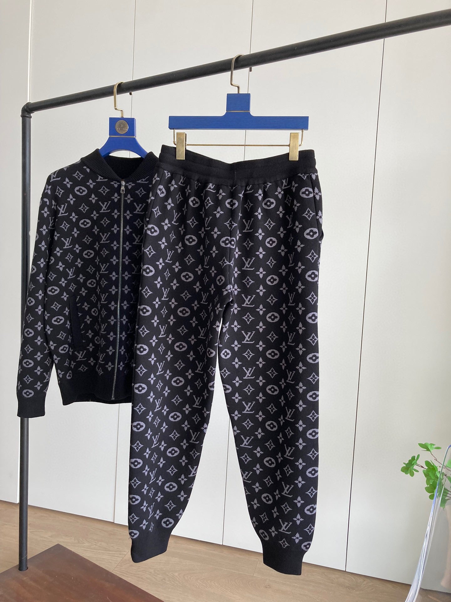 Best Replica Louis Vuitton Sweatpants - Colareps