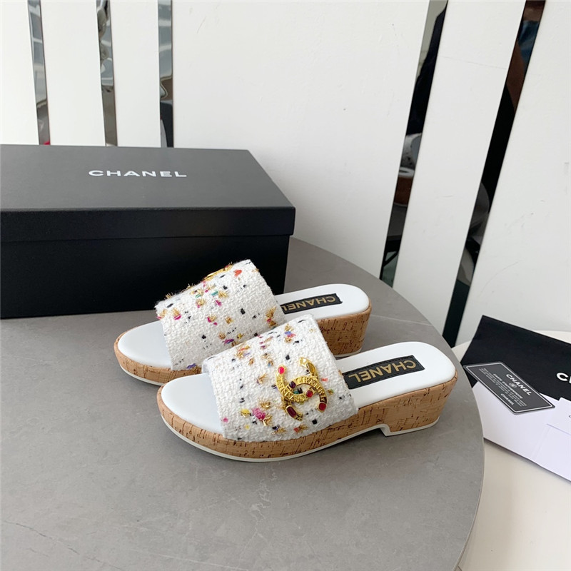 Best Replica Chanel rhombus thick-soled flip flops - Colareps