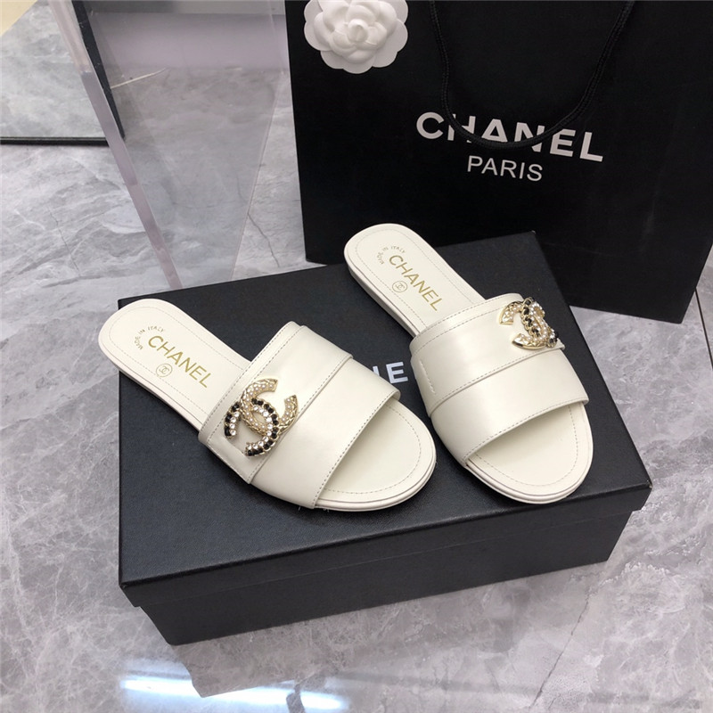 Best Replica Chanel double C pearl rhinestone buckle slippers - Colareps