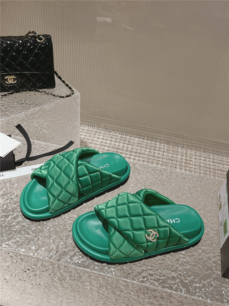 Best Replica Chanel Lingge Velcro Thick Bottom Bread Lazy Slippers - Colareps