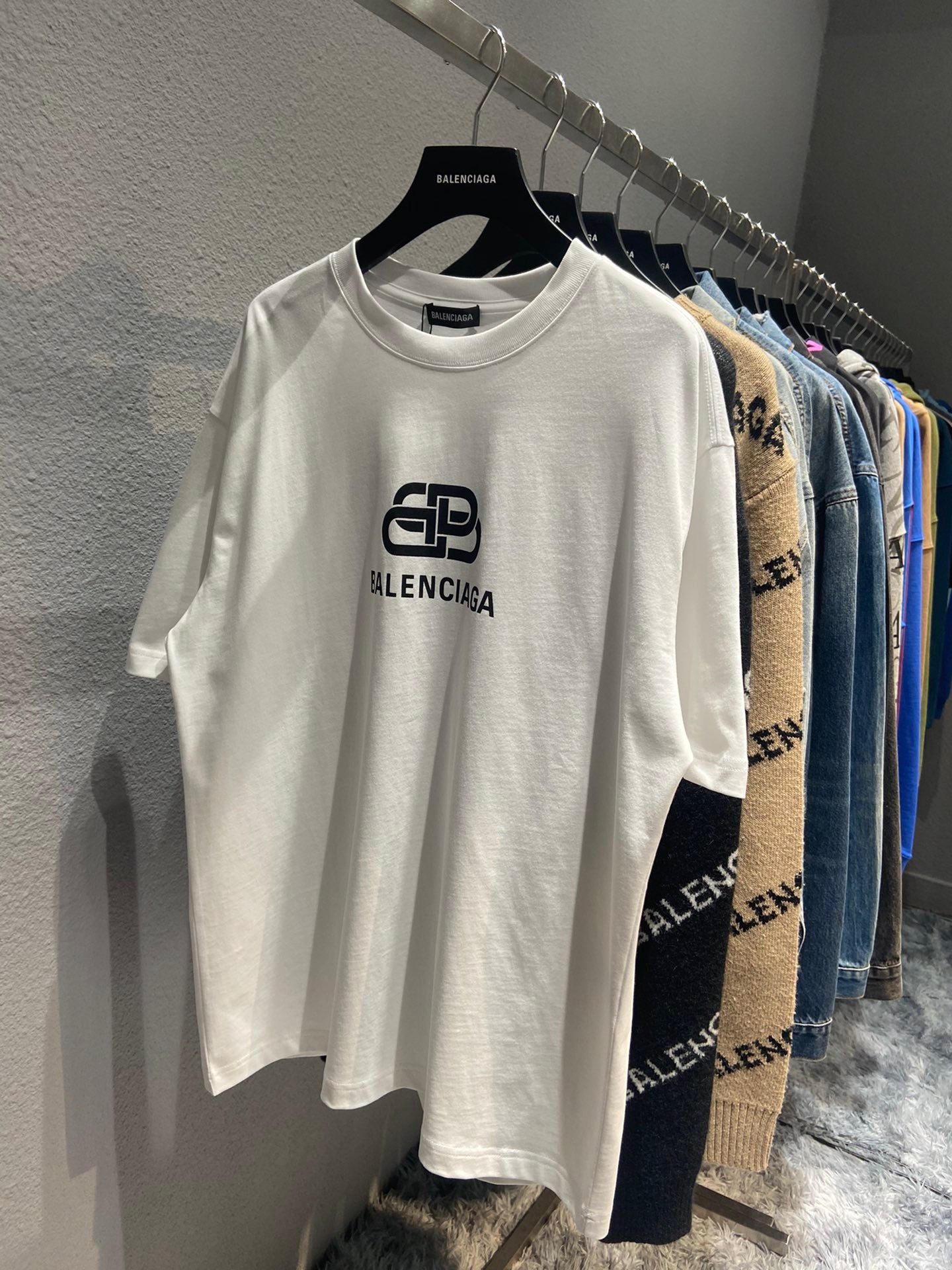 Best Replica Balenciaga T-shirt - Colareps