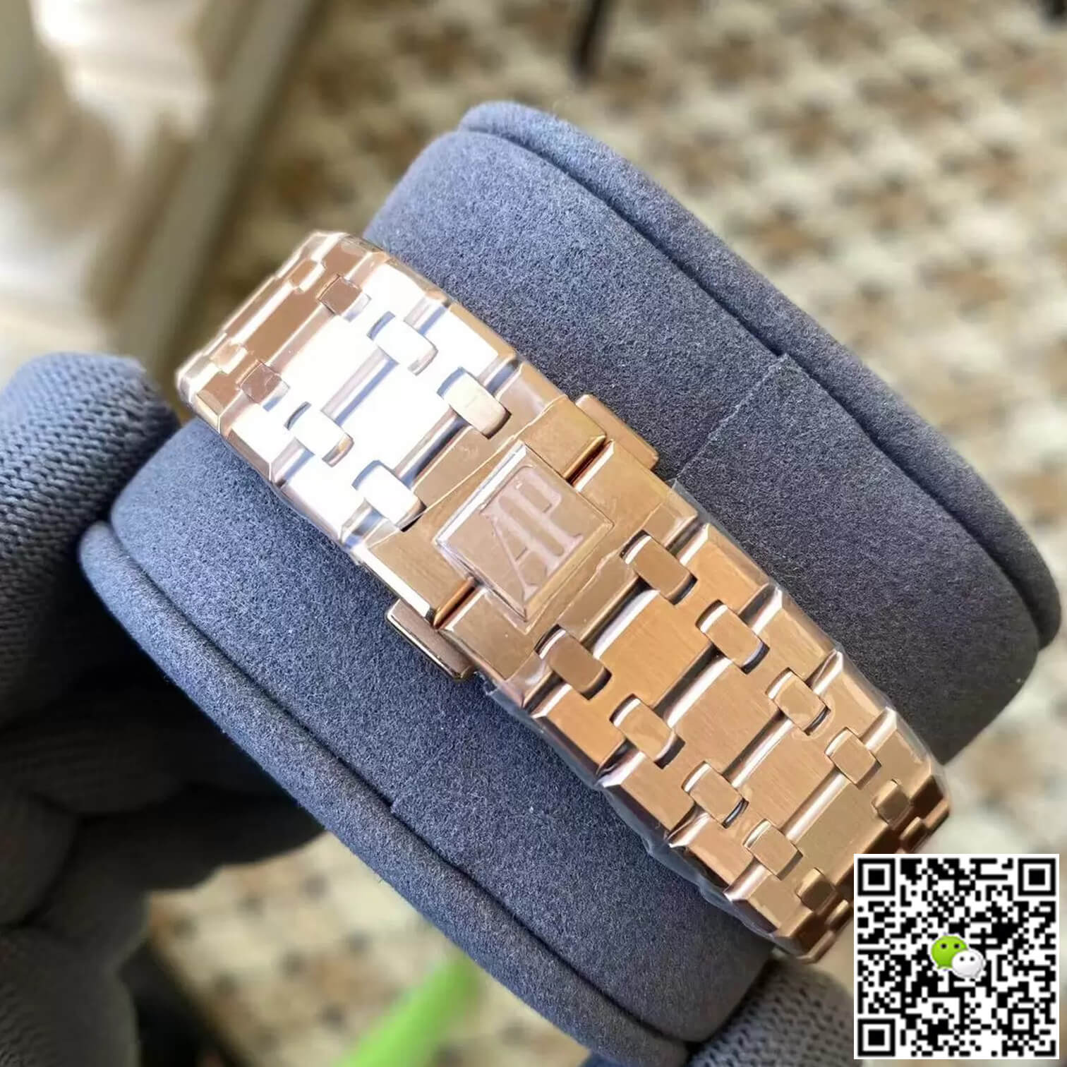 Best Replica Replica Audemars Piguet Royal Oak 26584OR.OO.1220OR.01 1:1 Best Edition APS Factory Gold Dial - Colareps