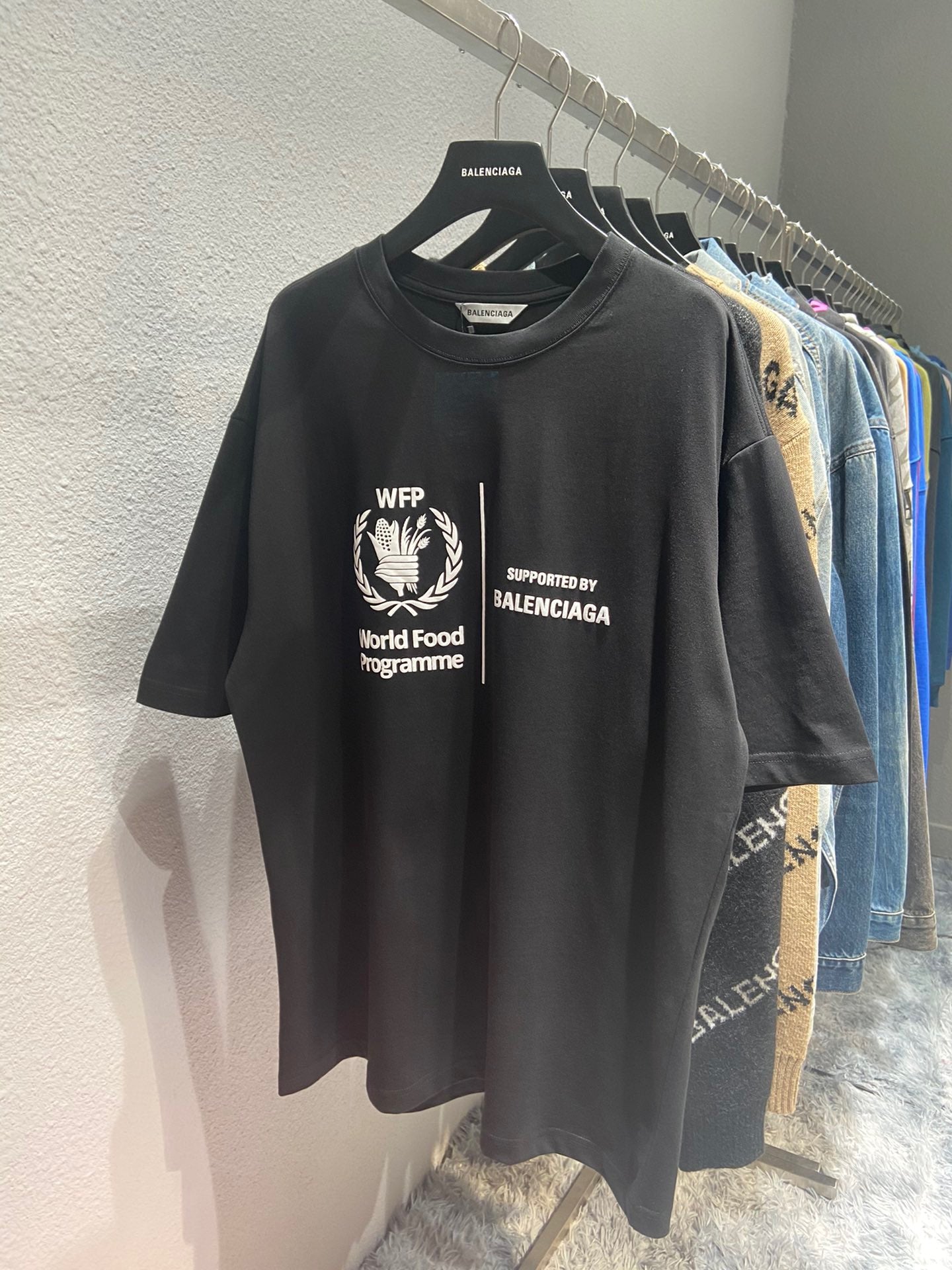 Best Replica Balenciaga T-shirt - Colareps