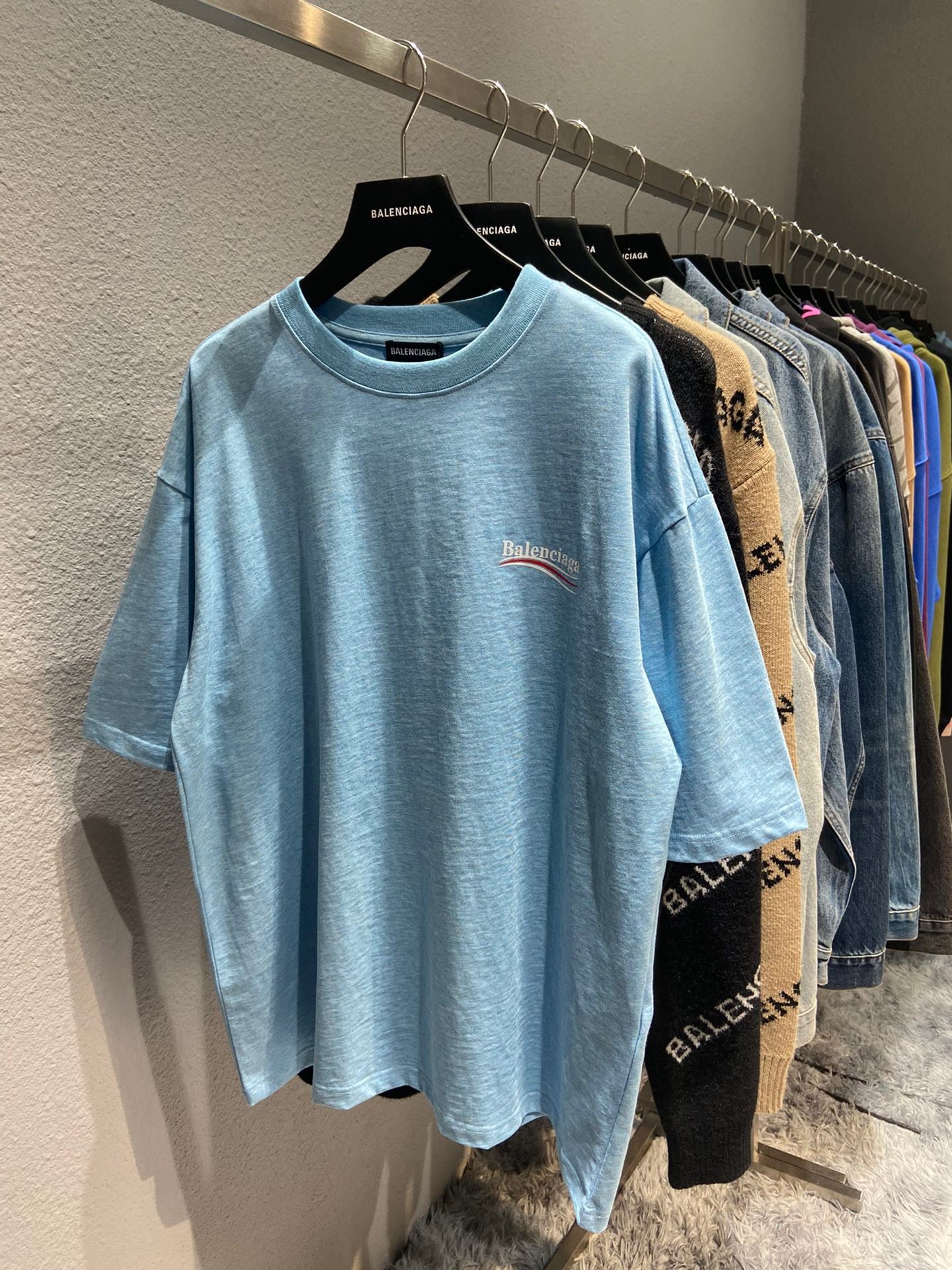 Best Replica Balenciaga T-shirt - Colareps