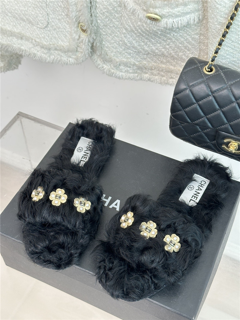 Best Replica Chanel new Mier pure wool double C four-leaf clover fur slippers - Colareps