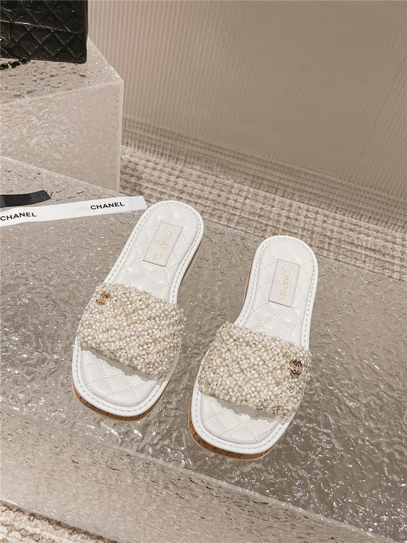 Best Replica Chanel new hand-stitched bead decoration slippers - Colareps