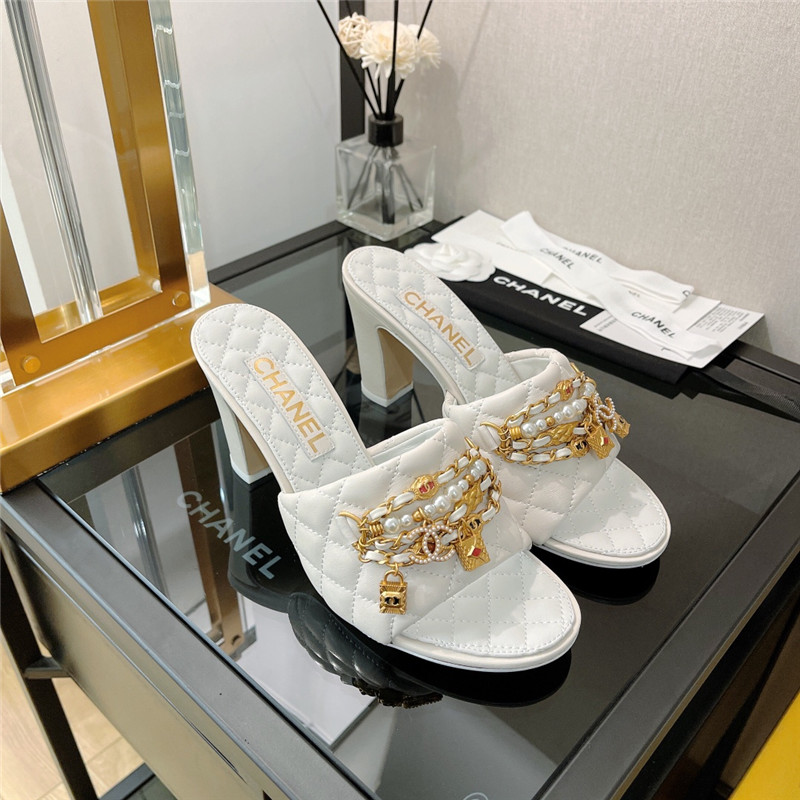 Best Replica chanel pendant pearl chain high heel slippers - Colareps