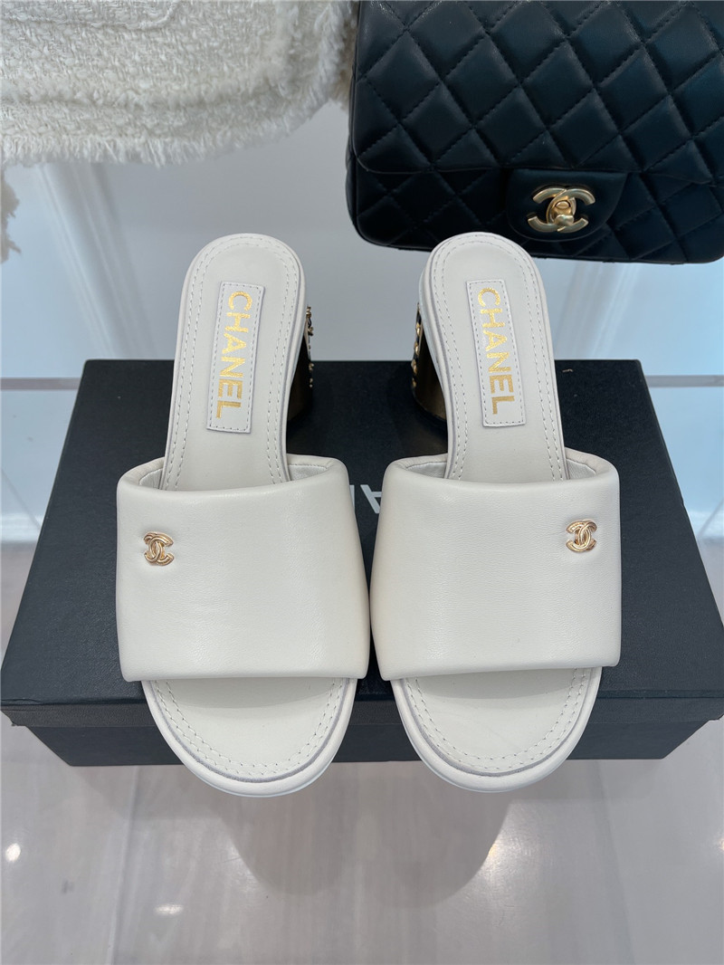 Best Replica chanel metal block heel CC logo bread slippers - Colareps
